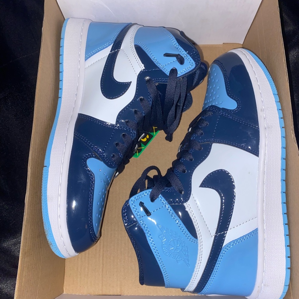 Jordan 1 “Blue Chill”